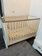 Bed + Matras met kledingkast / babybed / Massief houten, Ophalen, 85 tot 100 cm, Gebruikt, Matras