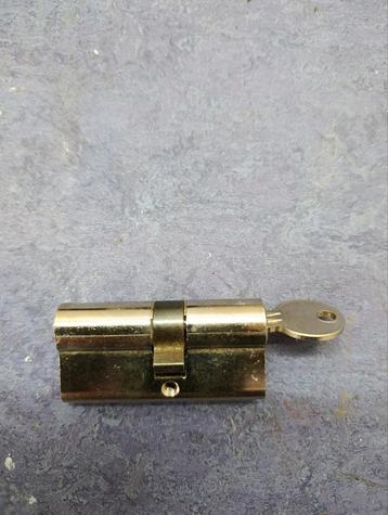 Slot met sleutel beschikbaar voor biedingen