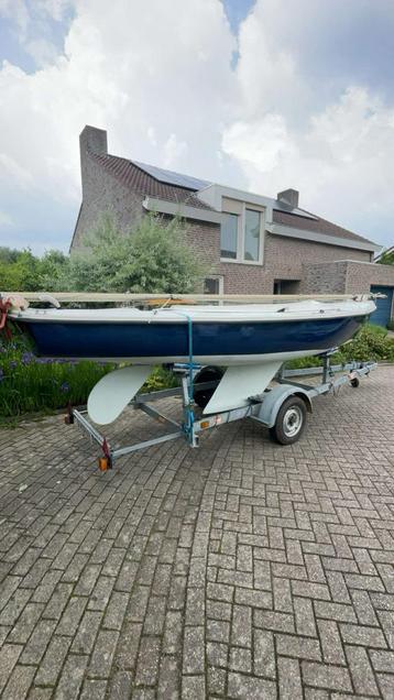 Centaur zeilboot beschikbaar voor biedingen