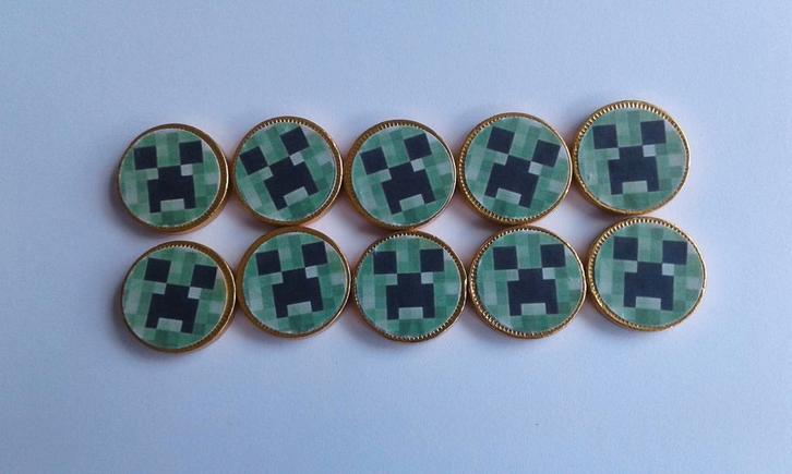 Set van 10 Minecraft chocolade traktatie munten, Hobby en Vrije tijd, Feestartikelen, Nieuw, Versiering, Verjaardag, Ophalen of Verzenden
