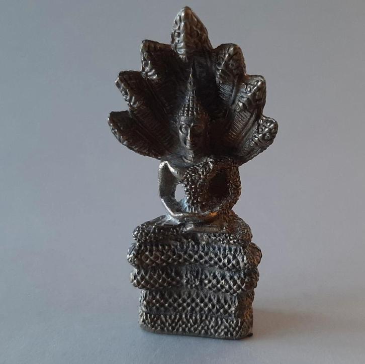 Klein Boeddhabeeldje met Naga, Antiek en Kunst, Kunst | Niet-Westerse kunst, Ophalen of Verzenden