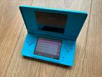 Nintendo DSi Lichtblauw Console (scharnier zit wat losjes)!!, Spelcomputers en Games, Games | Nintendo DS, 1 speler, Ophalen of Verzenden