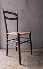 Gio Ponti Superleggera I set van 2 eetkamerstoelen, Ophalen, Zo goed als nieuw, Bruin, Vijf, Zes of meer stoelen