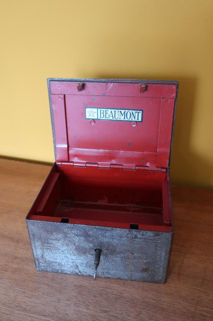 Stalen geldkist Beaumont, Antiek en Kunst, Curiosa en Brocante, Ophalen of Verzenden