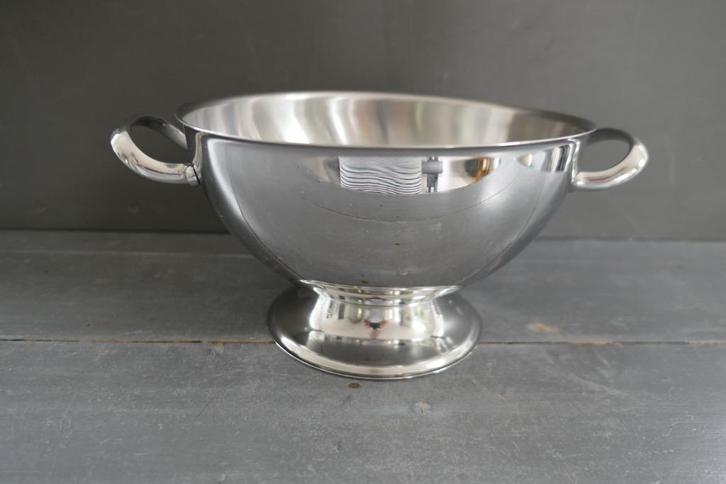 Vintage Alessi Italy zware RVS schaal op voet 300 cl, Huis en Inrichting, Woonaccessoires | Schalen en Manden, Schaal, Rond, Overige materialen