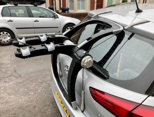 Thule 991 Raceway fietsendrager voor 2 fietsen, Auto diversen, Fietsendragers, Gebruikt, Achterklepdrager, 2 fietsen, Brede banden