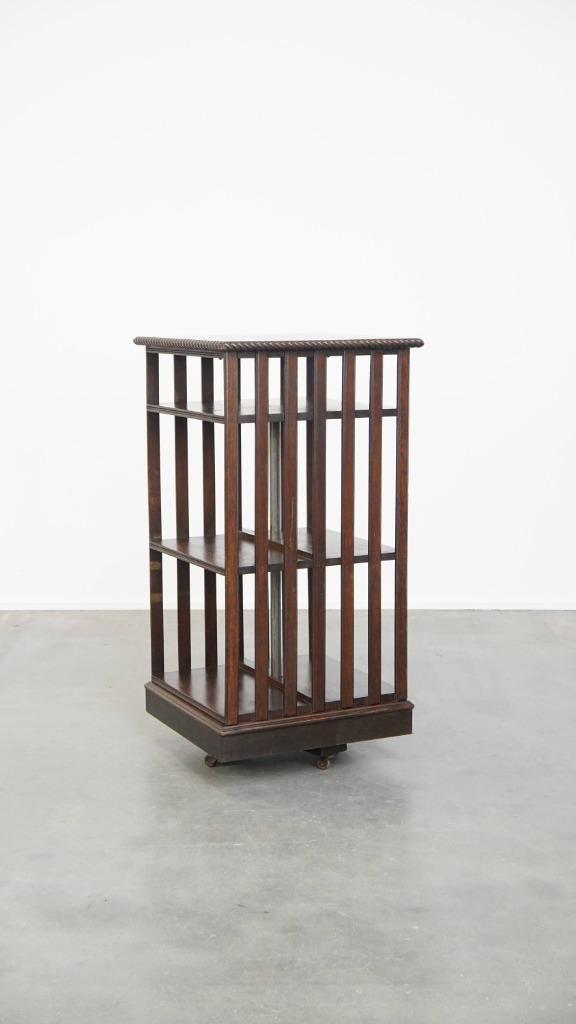 Grote antieke Engelse eikenhouten boekenmolen op wieltjes, Antiek en Kunst, Antiek | Meubels | Kasten, Ophalen