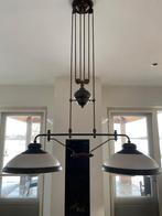 Dubbele bronzen hanglamp met melkglas, Ophalen, Glas, 75 cm of meer, Past boven getoonde tafel, stijlvol  en sfeervol