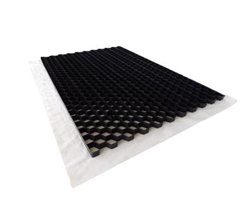 Nieuwe grindplaten 120x80x3cm met onderdoek beschikbaar voor biedingen