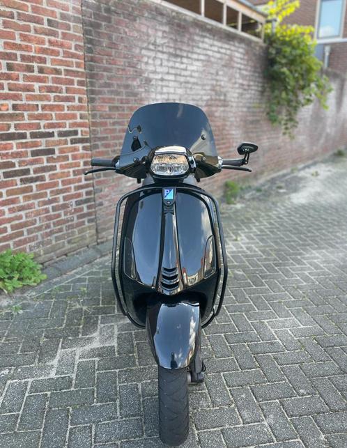 Vespa sprint 2020, Fietsen en Brommers, Scooters | Vespa, Zo goed als nieuw, Ophalen