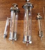 Set vintage glazen injectiespuiten met naalden, Antiek en Kunst, Ophalen of Verzenden