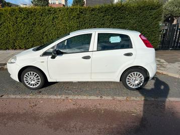 Fiat Punto 1.2 5DR 2009 Wit beschikbaar voor biedingen