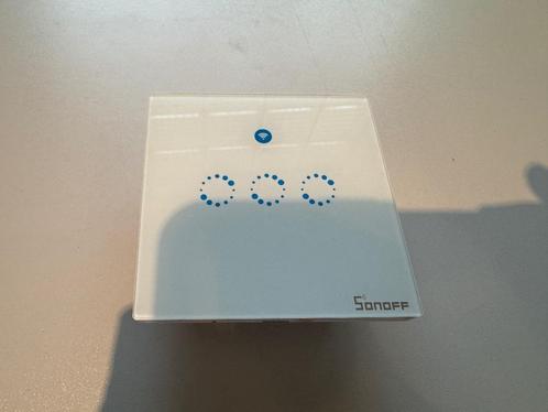 Sonoff touch met 3 schakelaars, Hobby en Vrije tijd, Elektronica-componenten, Zo goed als nieuw, Ophalen of Verzenden