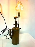 Handgemaakte Vintage lamp “de koperen spuit” tafellamp, Ophalen of Verzenden, Zo goed als nieuw
