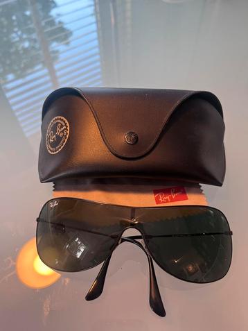 Ray-Ban 3211 zonnebril (large) beschikbaar voor biedingen