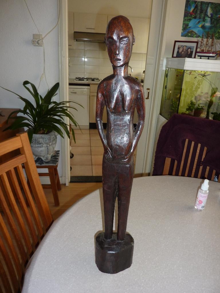 oud houten kunstbeeld vrouw in verwachting, Antiek en Kunst, Ophalen of Verzenden