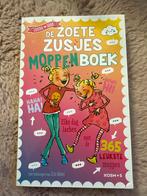 De Zoete Zusjes Moppenboek - Janna & Saar, Ophalen of Verzenden, Zo goed als nieuw, Moppen