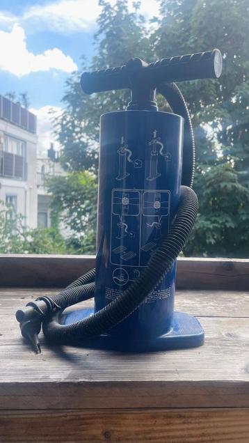 Handpomp groot beschikbaar voor biedingen