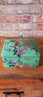 Vierkant Porselein Sierdoos met Vogels🌹NIEUW🌹, Ophalen of Verzenden, Nieuw, Dier