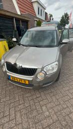 Skoda Yeti 1.2 TSI 77KW 2010 Beige, Auto's, Skoda, Stof, Zwart, 4 cilinders, Beige