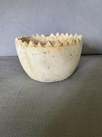 Bloempot met kartelrand, Tuin en Terras, Bloembakken en Plantenbakken, Tuin, Steen, Gebruikt, Minder dan 30 cm
