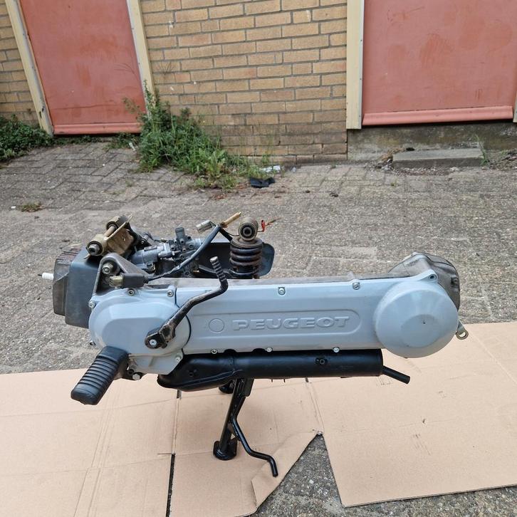 Peugeot fox motor blok  gereviseerd, Fietsen en Brommers, Brommeronderdelen | Scooters, Zo goed als nieuw, Peugeot, Blok, Ophalen of Verzenden