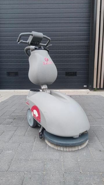 Comac Vispa 35b schrobmachine in topstaat beschikbaar voor biedingen