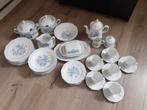Porseleinen servies met blauw bloemendecor, Huis en Inrichting, Keuken | Servies, Ophalen, Zo goed als nieuw, Overige stijlen
