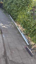 Gratis vlaggenmast aluminium of oud ijzer, Doe-het-zelf en Verbouw, Metalen, Ophalen, Gebruikt, Aluminium