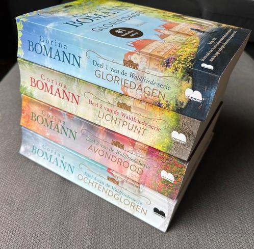 Corina Bomann - De Waldfriede serie (4 delen), Boeken, Romans, Gelezen, Nederland, Ophalen of Verzenden