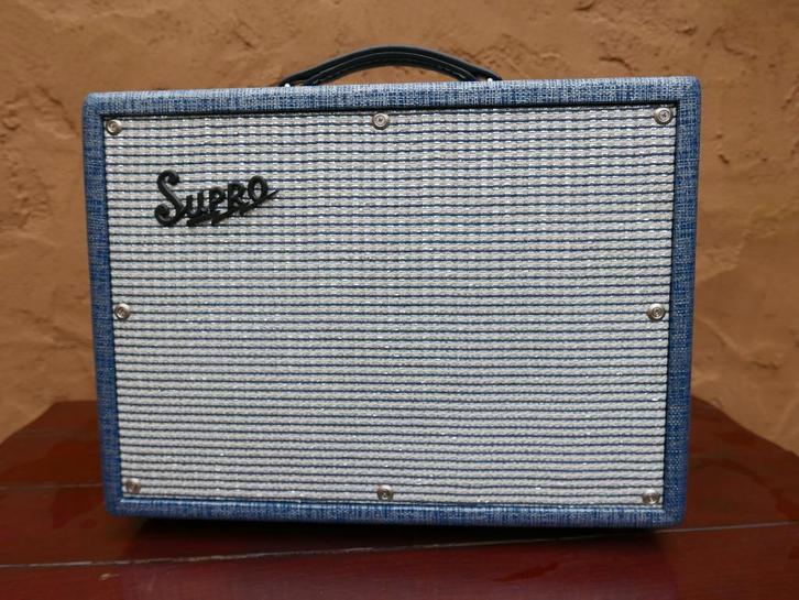 Supro Tremo-Verb 1622RT reissue, Muziek en Instrumenten, Versterkers | Bas en Gitaar, Zo goed als nieuw, Gitaar, Minder dan 50 watt