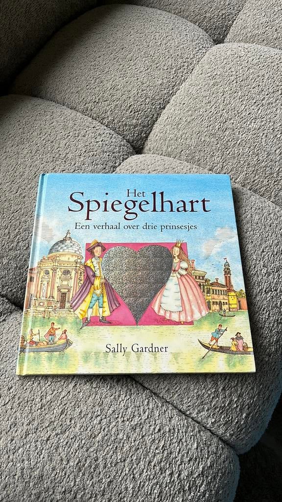 Het Spiegelhart – Sally Gardner | Prachtig sprookjesachtig, Ophalen of Verzenden, Zo goed als nieuw