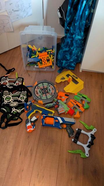 Nerf Set met Guns en Accessoires beschikbaar voor biedingen