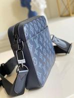 Louis Vuitton messenger leer in blauw, Overige merken, Blauw, Ophalen of Verzenden, Zo goed als nieuw