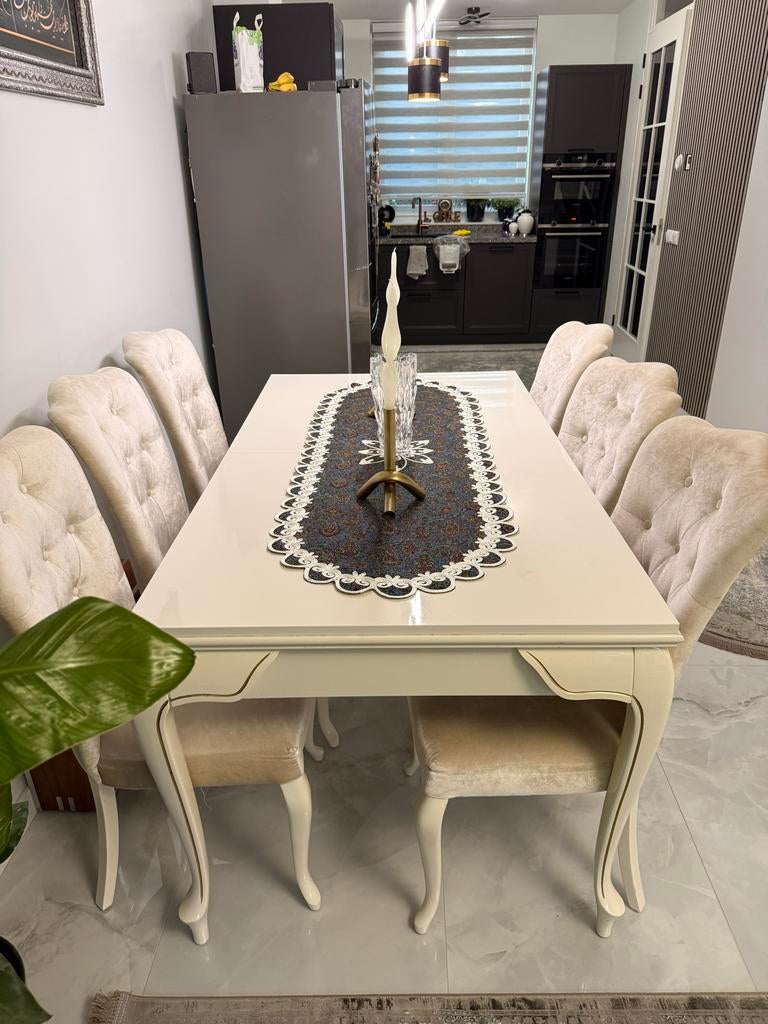Istikbal Eettafel met klassieke bank en salontafel, Huis en Inrichting, Tafels | Eettafels, Zo goed als nieuw, 50 tot 100 cm, 200 cm of meer