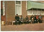 AK Urk - Rustende Vissers, 1960 tot 1980, Ongelopen, Flevoland, Verzenden