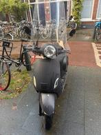AGM VX50 scooter, Fietsen en Brommers, Snorfietsen en Snorscooters, Ophalen, Zo goed als nieuw, Benzine, Overige merken