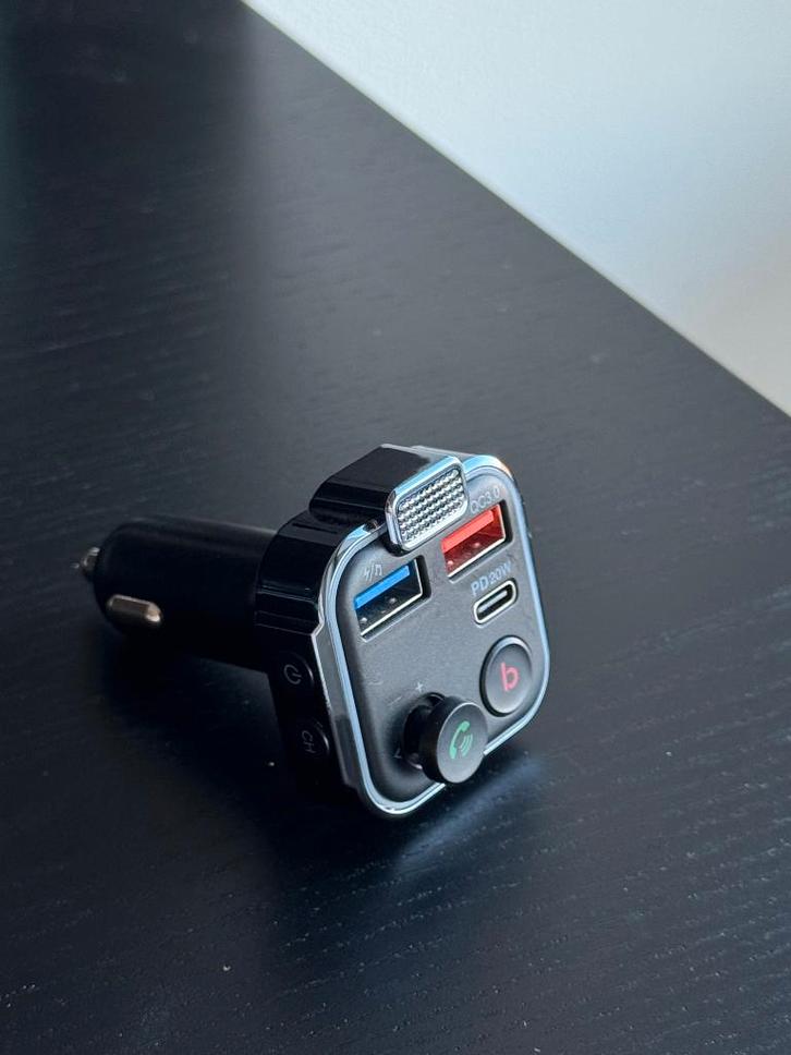 Bluetooth FM Transmitter auto, Auto diversen, Auto-accessoires, Zo goed als nieuw, Ophalen of Verzenden