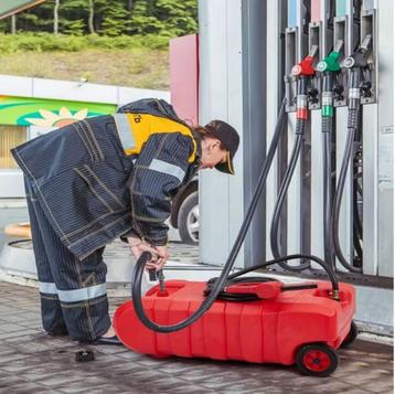 Benzinetank. Lekdichte Draagbare Brandstoftank. Transferpomp beschikbaar voor biedingen