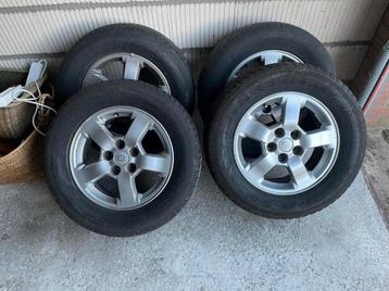 Set Banden  235/60R16 100H beschikbaar voor biedingen
