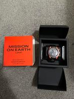 Omega x Swatch Mission on Earth Lava, Kunststof, Polshorloge, Swatch, Nieuw