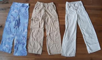 3 broeken en donkerblauwe legging, maat 152 gratis