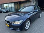 BMW 3-serie 320i Executive AUTOMAAT LEDER NAVI PROF SUPER NE, Auto's, Achterwielaandrijving, Euro 6, 4 cilinders, Blauw