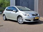 Toyota Auris 1.6-16V Sol Automaat|Cruise|Airco, Auto's, Gebruikt, 4 cilinders, Startonderbreker, 1240 kg