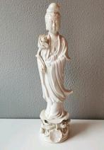 Guanyin beeldje, godin, porselein wit geglazuurd, met lotus, Ophalen of Verzenden