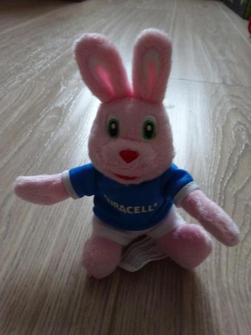 Duracell konijntje met blauw/wit voetbaltenue, Verzamelen, Merken en Reclamevoorwerpen, Nieuw, Ophalen of Verzenden