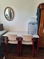 Super degelijke schooltafel met 2 stoelen, Ophalen, Zo goed als nieuw
