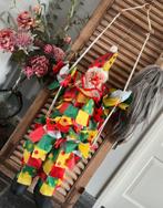 Carnaval clown op schommel, Ophalen of Verzenden, Zo goed als nieuw, Versiering