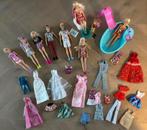 Barbie Mattel 8 stuks met bad spa en veel kleding, Gebruikt, Ophalen of Verzenden, Barbie