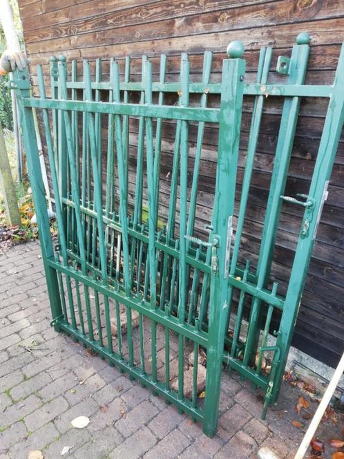 Dubbele poort 434brx163h plus palen en enkel poortje 123br, Tuin en Terras, Tuinpoorten, Zo goed als nieuw, Draaipoort, IJzer